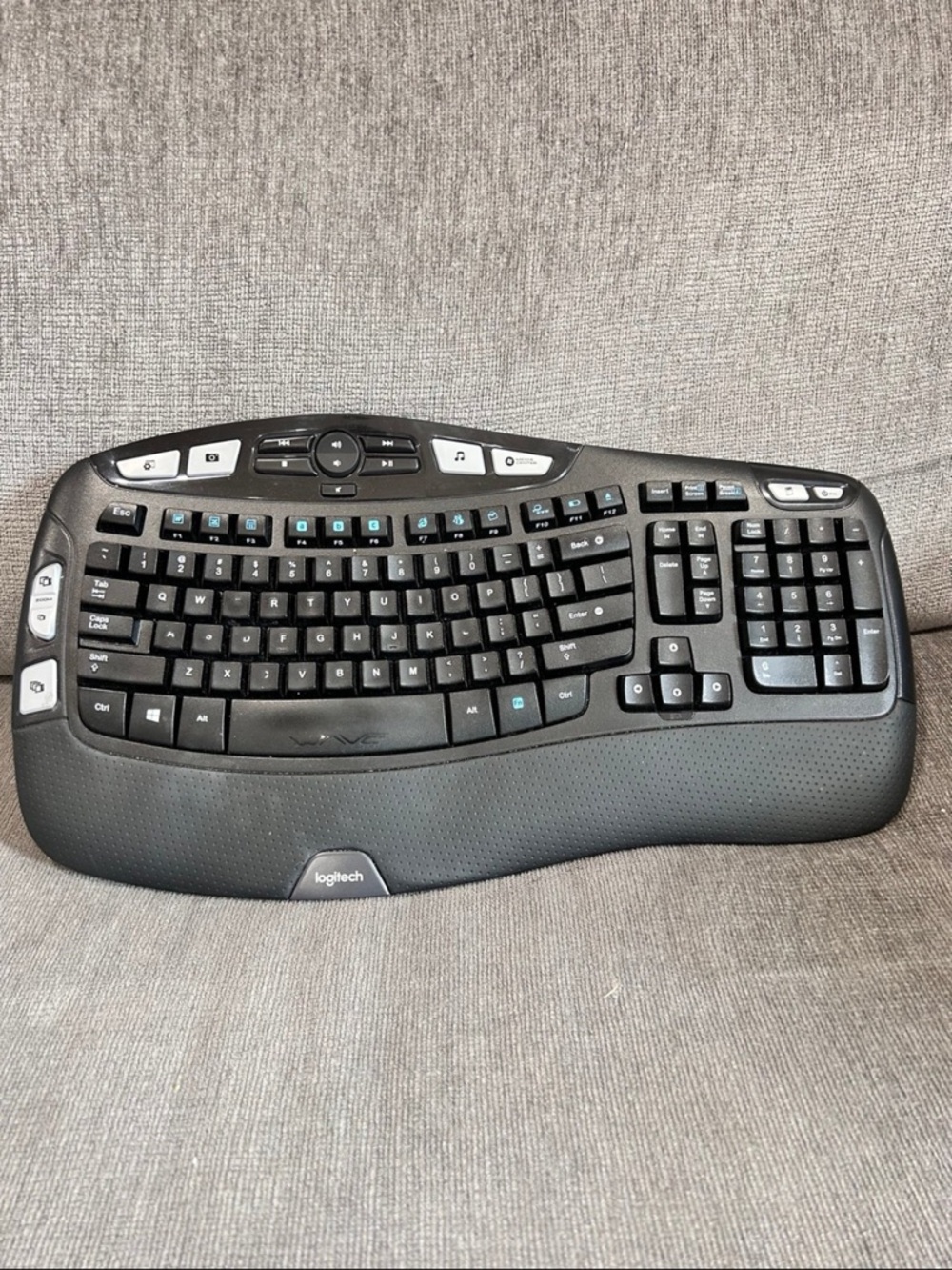 Logitech K350 Ergonomic Keyboard Comfort Wave Wireless No Dongle